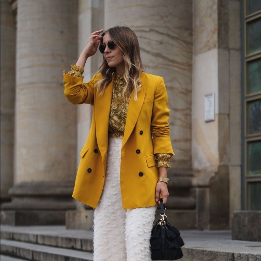 mustard yellow color